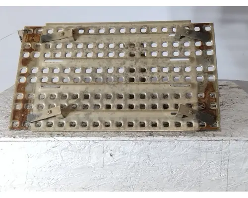 VOLVO VNL DECK (CATWALK) STEP