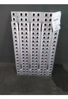 VOLVO VNL DECK (CATWALK) STEP