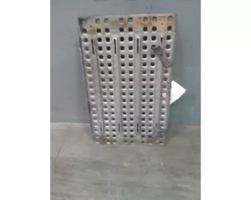 VOLVO VNL DECK (CATWALK) STEP