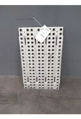 VOLVO VNL DECK (CATWALK) STEP