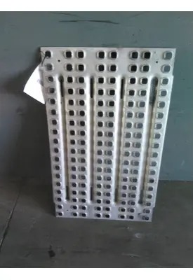 VOLVO VNL DECK (CATWALK) STEP