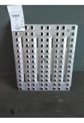 VOLVO VNL DECK (CATWALK) STEP