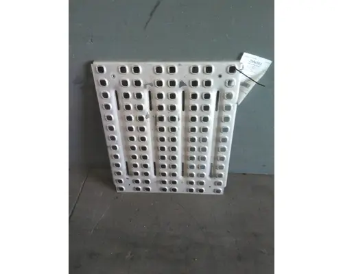 VOLVO VNL DECK (CATWALK) STEP