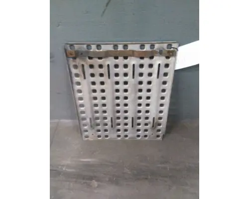 VOLVO VNL DECK (CATWALK) STEP