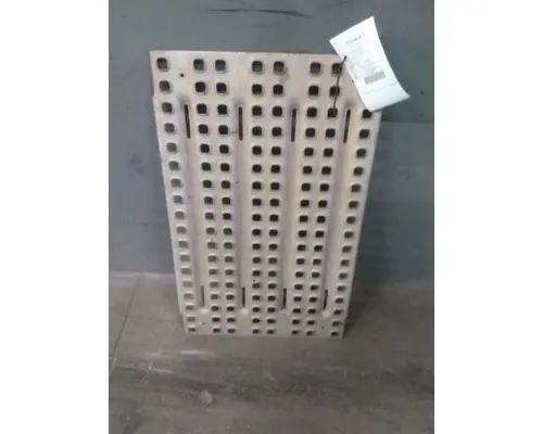 VOLVO VNL DECK (CATWALK) STEP