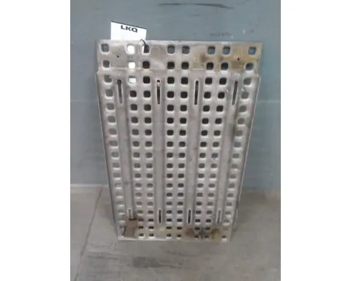 VOLVO VNL DECK (CATWALK) STEP