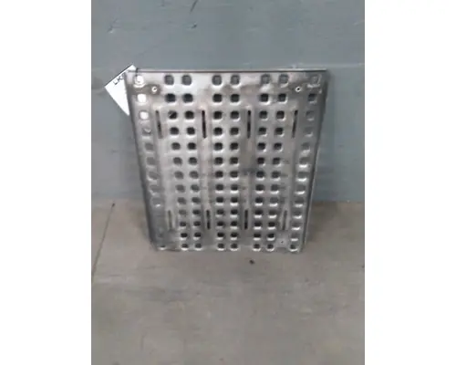 VOLVO VNL DECK (CATWALK) STEP