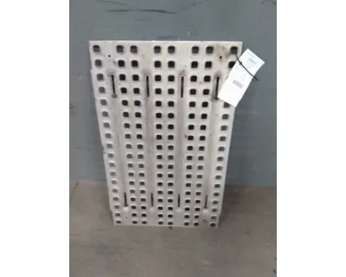 VOLVO VNL DECK (CATWALK) STEP