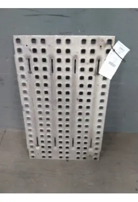 VOLVO VNL DECK (CATWALK) STEP