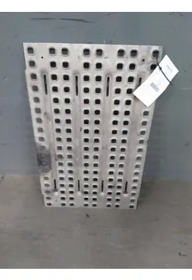 VOLVO VNL DECK (CATWALK) STEP