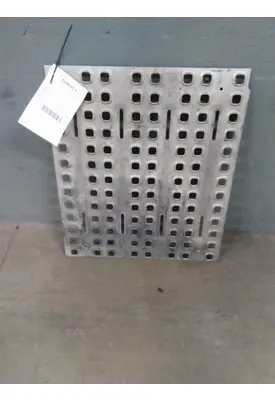 VOLVO VNL DECK (CATWALK) STEP