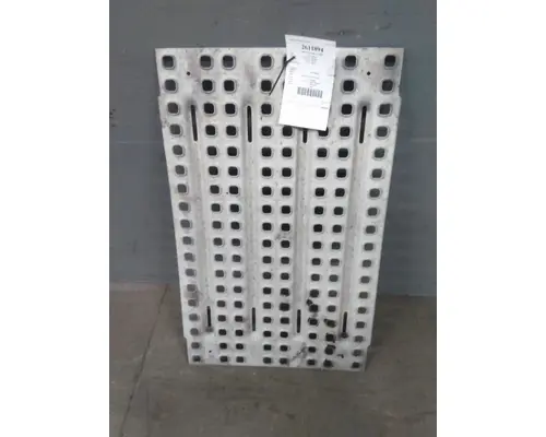 VOLVO VNL DECK (CATWALK) STEP