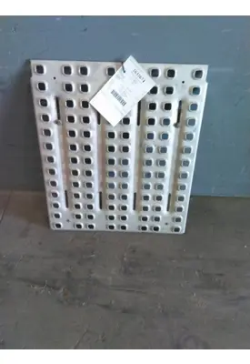 VOLVO VNL DECK (CATWALK) STEP