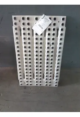 VOLVO VNL DECK (CATWALK) STEP