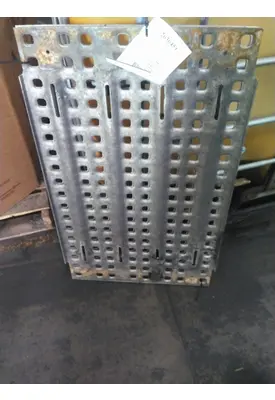 VOLVO VNL DECK (CATWALK) STEP