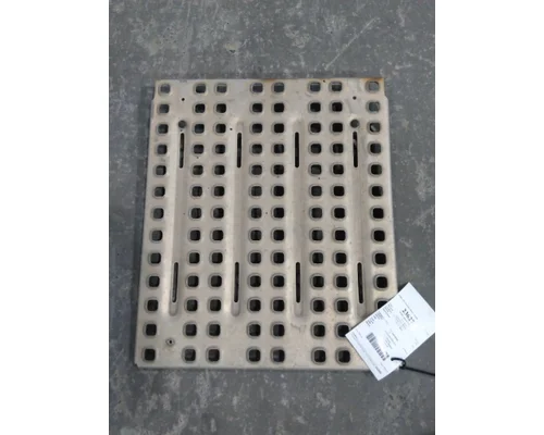 VOLVO VNL DECK (CATWALK) STEP