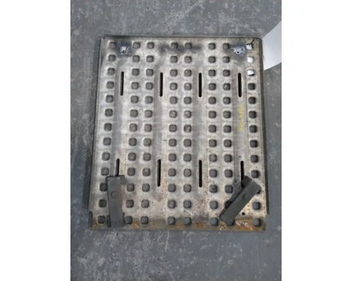 VOLVO VNL DECK (CATWALK) STEP