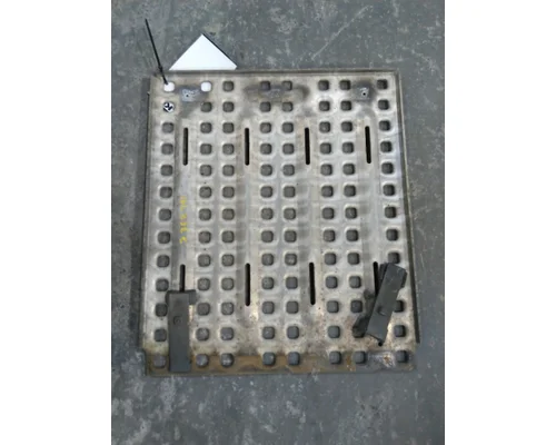 VOLVO VNL DECK (CATWALK) STEP