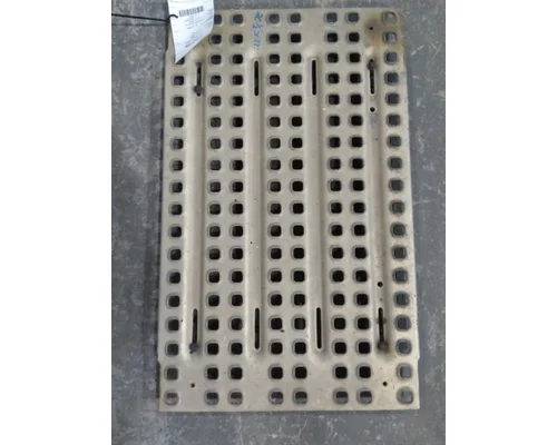 VOLVO VNL DECK (CATWALK) STEP
