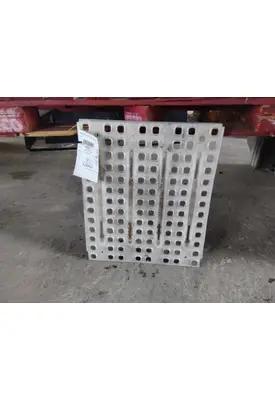 VOLVO VNL DECK (CATWALK) STEP