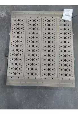 VOLVO VNL DECK (CATWALK) STEP