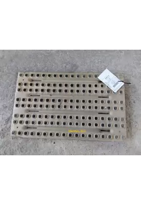VOLVO VNL DECK (CATWALK) STEP