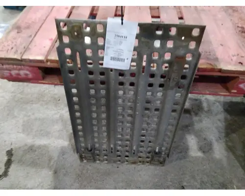 VOLVO VNL DECK (CATWALK) STEP