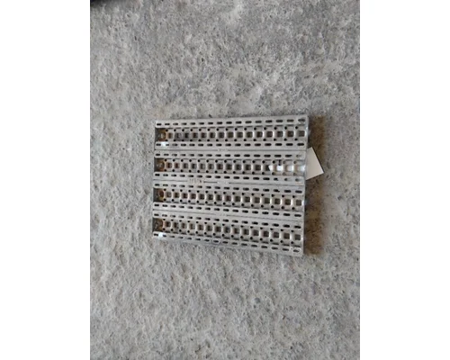 VOLVO VNL DECK (CATWALK) STEP