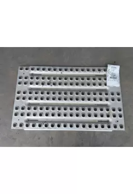 VOLVO VNL DECK (CATWALK) STEP