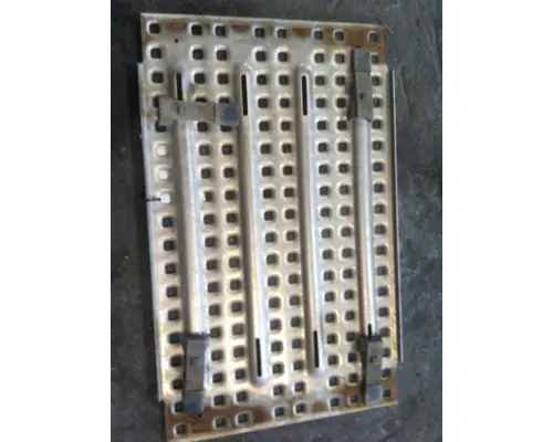 VOLVO VNL DECK (CATWALK) STEP