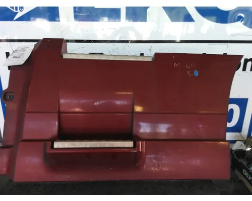 VOLVO VNL DECK (CATWALK) STEP