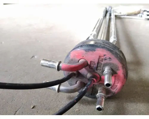 VOLVO VNL DEF SENDING UNITLEVEL SENSOR