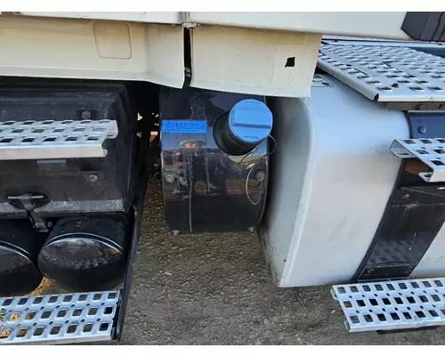 VOLVO VNL DEF TANK