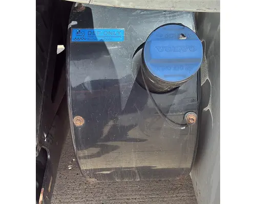 VOLVO VNL DEF TANK