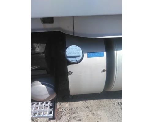 VOLVO VNL DEF TANK