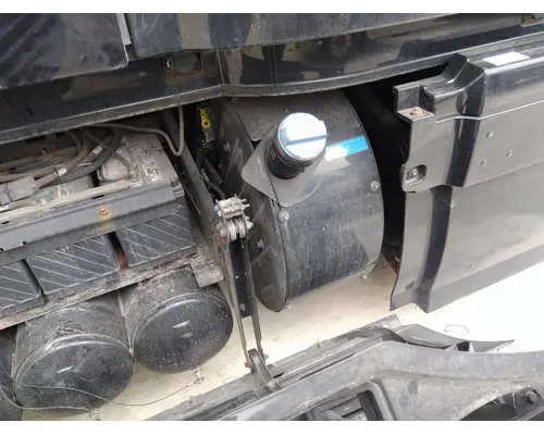 VOLVO VNL DEF TANK