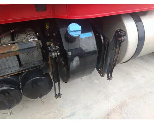 VOLVO VNL DEF TANK