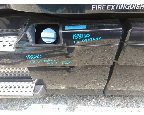 VOLVO VNL DEF TANK