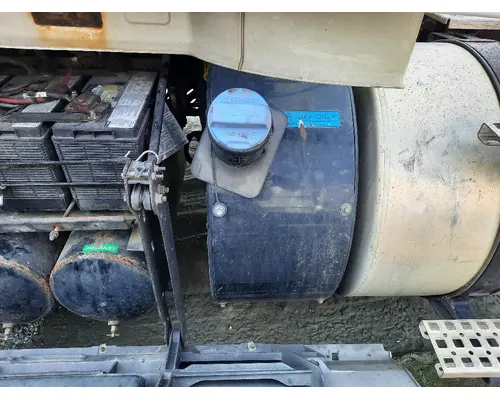 VOLVO VNL DEF TANK