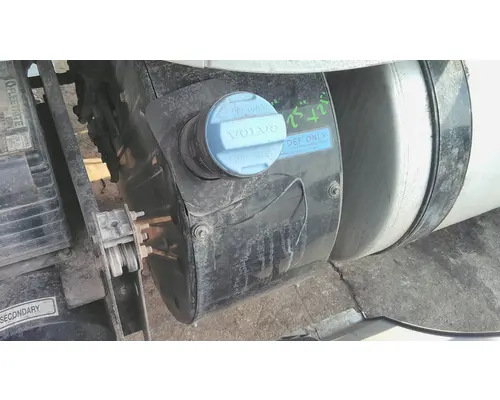 VOLVO VNL DEF TANK