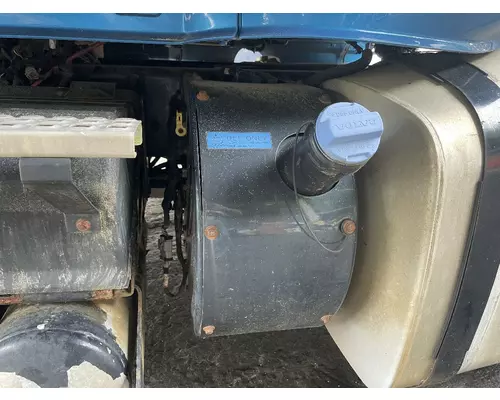VOLVO VNL DEF Tank