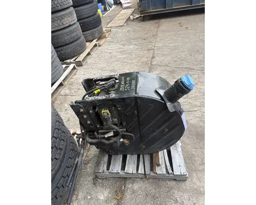 VOLVO VNL DEF Tank