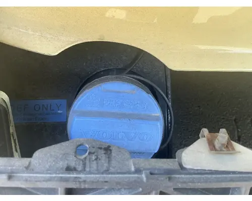 VOLVO VNL DEF Tank
