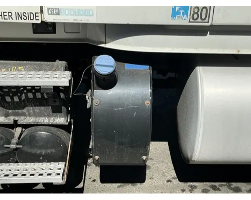 VOLVO VNL DEF Tank