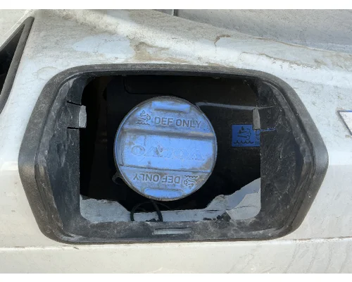 VOLVO VNL DEF Tank