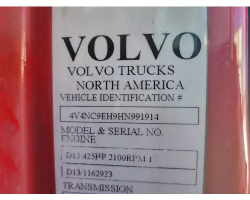 VOLVO VNL DISMANTLED TRUCK