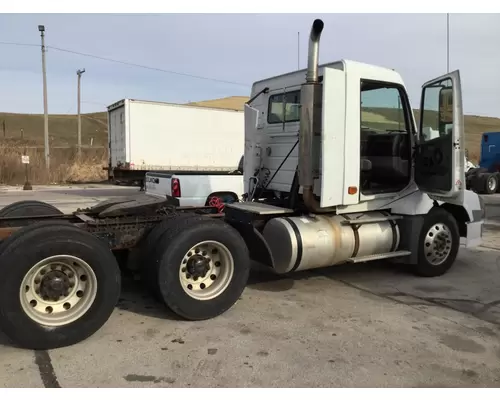 VOLVO VNL DISMANTLED TRUCK