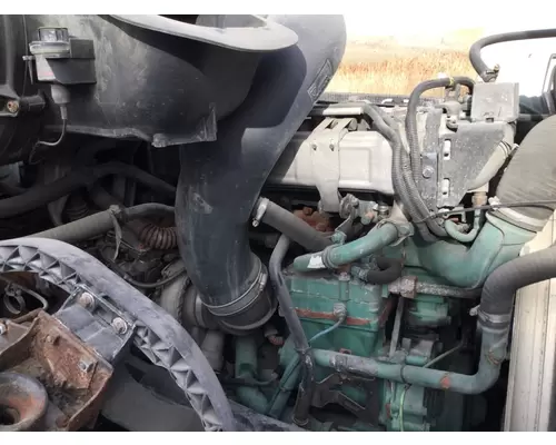 VOLVO VNL DISMANTLED TRUCK