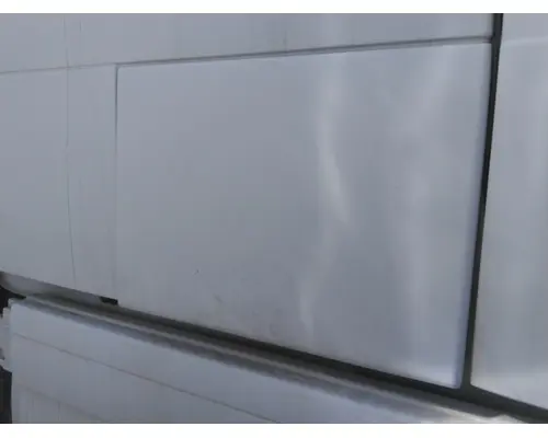 VOLVO VNL DOOR, COMPARTMENT