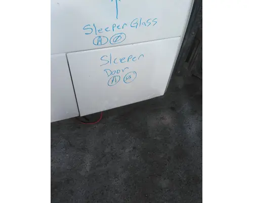 VOLVO VNL DOOR, COMPARTMENT